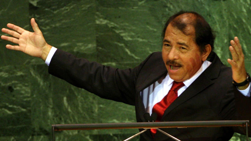 15 yaşında həbs olunan, qızına qan udduran prezident - FOTOLAR