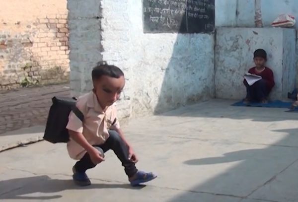 Hindistanlılar yeni “Allah” tapdılar - Hamı ona səcdə edir - VİDEO