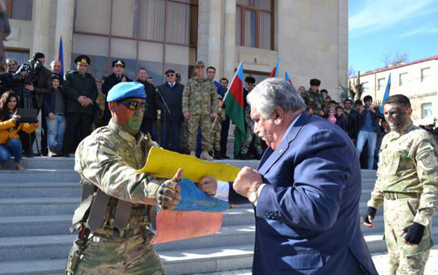 Əhəd Abıyevin barmaqları sınıb