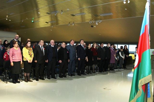 Xalça Muzeyində “Bir kərə yüksələn bayraq, bir daha enməz”! adlı bayram tədbiri keçirildi