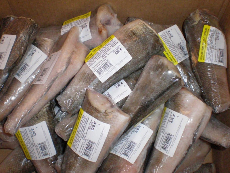 Dondurulmuş balıq alanlar - ehtiyatlı olun - VİDEO