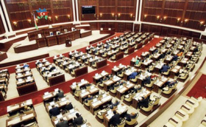 Milli Məclisin plenar iclası başlayıb