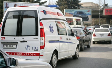 Bakıda kişi özünü xəstəxananın 5-ci mərtəbəsindən atdı