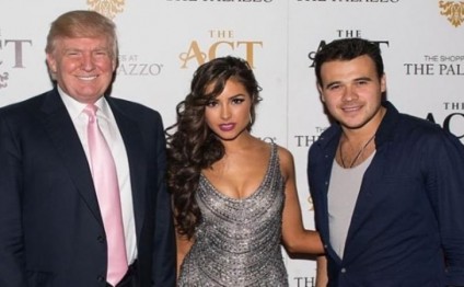 Trampdan Emin Ağalarova təbrik - VİDEO