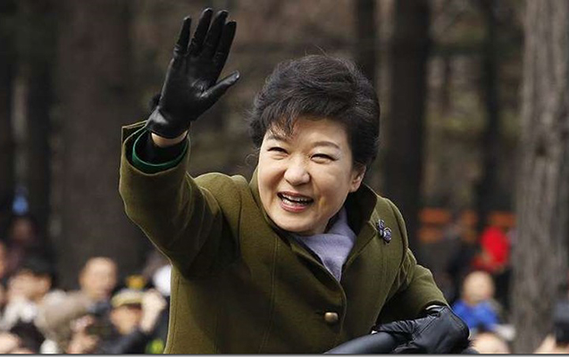 Prezident rəfiqəsinə görə istefaya çağırılır - Əsrin aksiyası olacaq