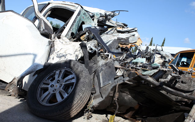 “Tofaş” yük maşınına çırpıldı - Ölən var