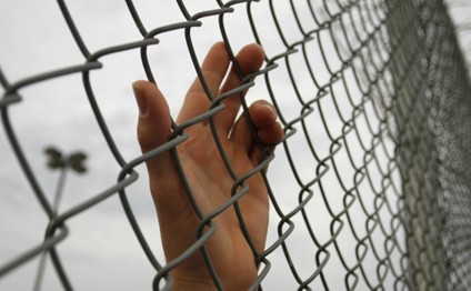 Bakıda sevgilisini öldrən şəxs cinsiyyət orqanını yerə mismarladı - ŞOK İFADƏ