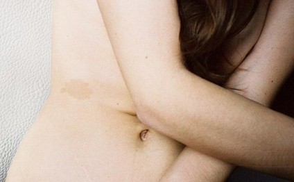 Nazir müavininin lüt şəkilləri YAYILDI - FOTOLAR