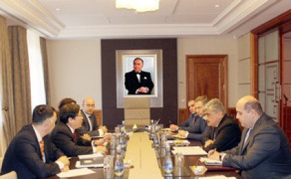 Azərbaycanın maliyyə naziri ADB-nin vitse-prezidentini qəbul edib