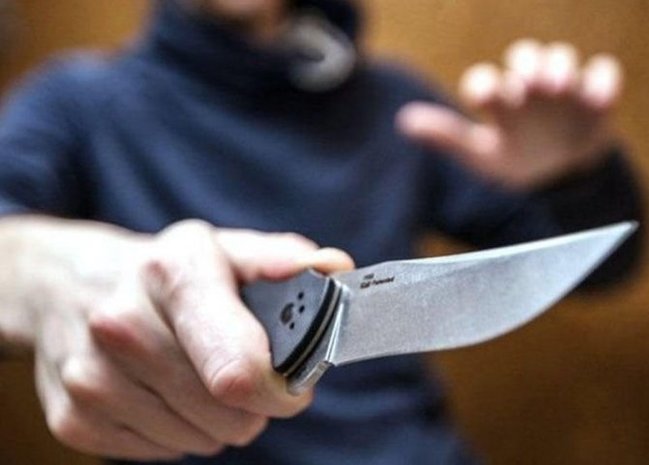 Göyçayda CİNAYƏT: Lisey şagirdi adam bıçaqladı