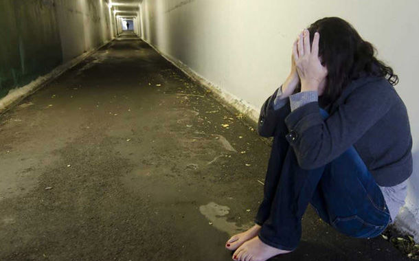 Direktorun zorladığı deyilən qızın atası — 