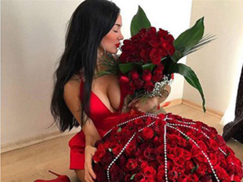 Ronaldu ilə yazışan türk qızına ad günü hədiyyəsi - FOTO