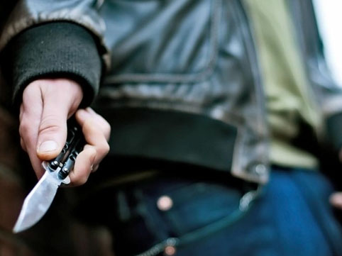 Bakıda 22 yaşlı gənc tanışı tərəfindən bıçaqlandı