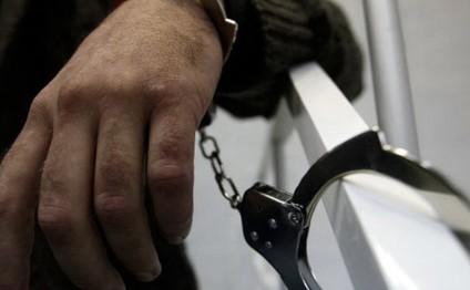 Qadının evindən qızıl oğurlayan kişi tutuldu