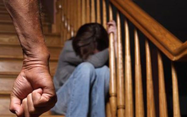 50 yaşlı kişi 14 yaşlı qızı zorladı, özünü bölmədə öldürdü - Azərbaycanda