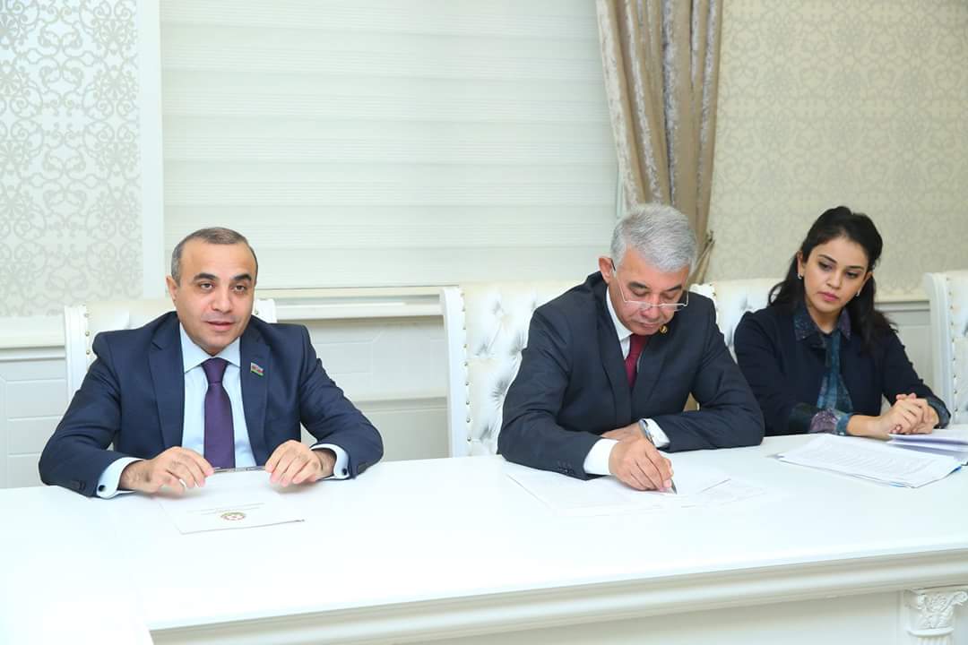 Azay Quliyev Binəqədi sakinlərinin nəqliyyat problemlərini əlaqədar qurumlarla müzakirə edib