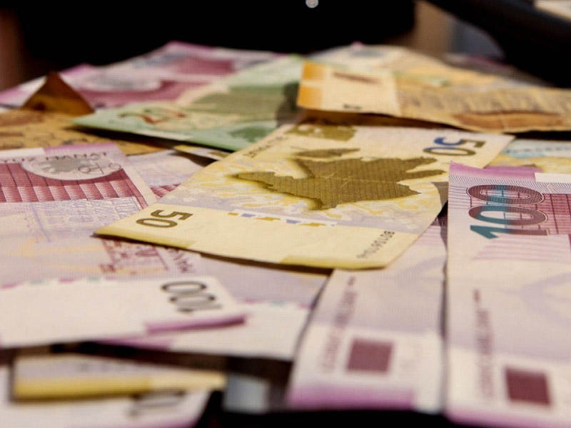 Oğurladığı çantadan təqribən 2500 manat çıxdı