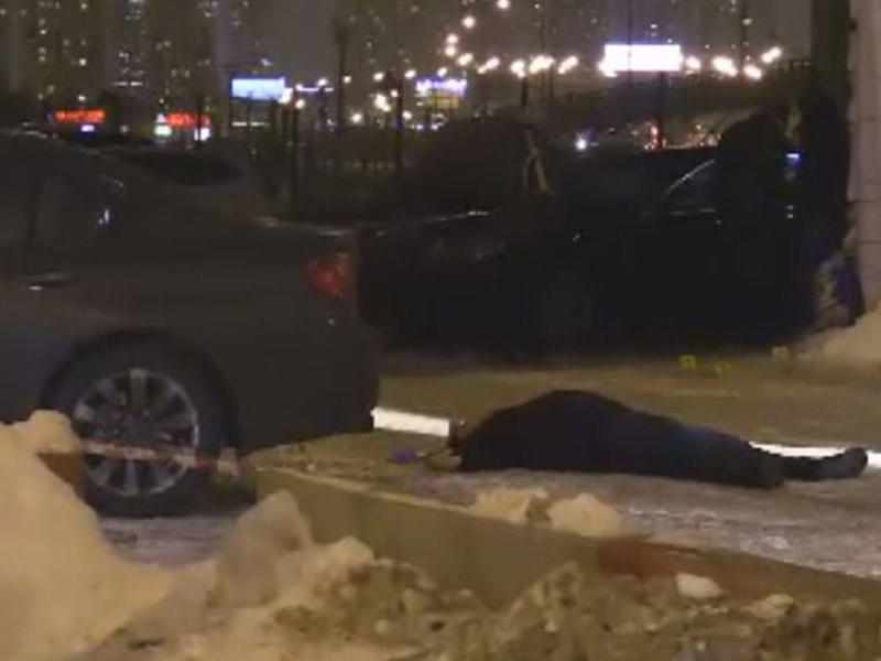 Biznesmenə sui-qəsd: 49 atəş açıldı - VİDEO