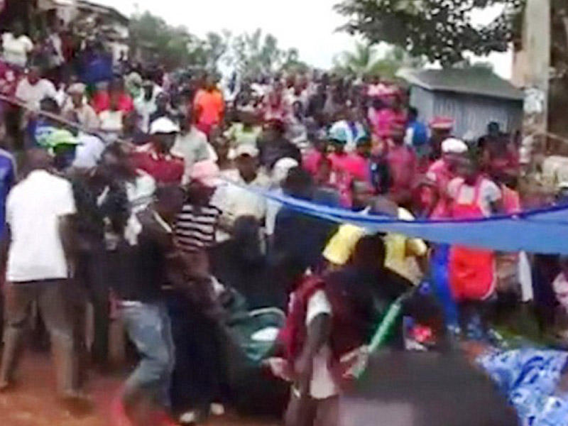 RÜSVAYÇI HADİSƏ: Ərini aldatdı, intim münasibətdə sevgilisinə yapışıq qaldı və... - FOTO+VİDEO