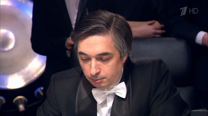 `Rövşən, sən əclafsan` - Canlı yayımda qalmaqal + Video