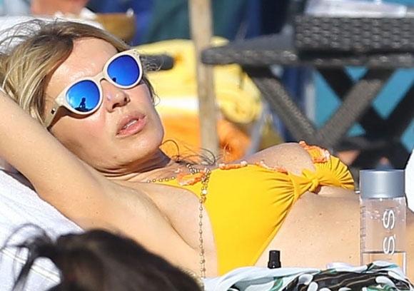 Müğənni elə şəkillər paylaşdı ki... - FOTOLAR 18+