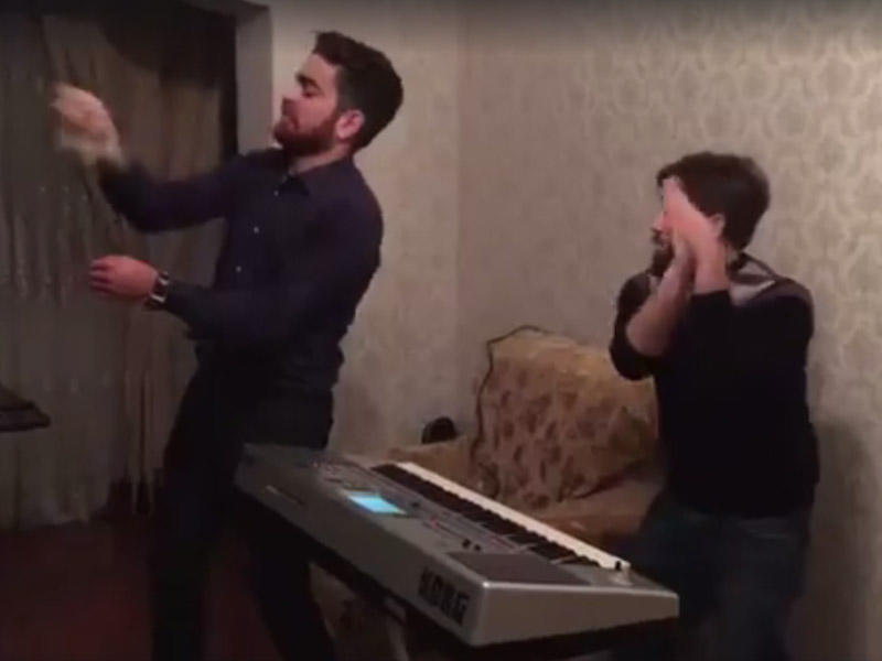 Bank kreditləri haqqında mahnı: 