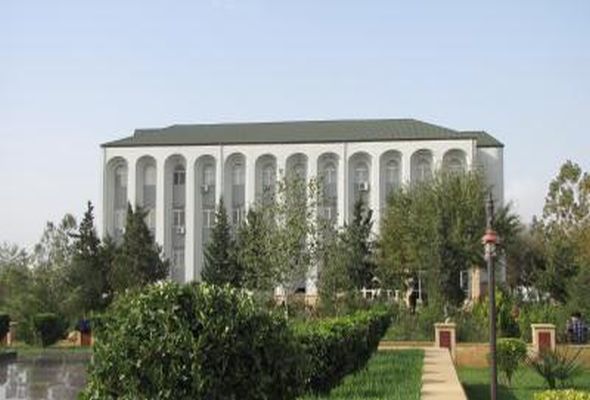 İcra hakimiyyətinin vəzifəli şəxsləri arasında dava düşüb