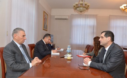 Əli Həsənov: “Ermənilər nə qədər tez başa düşsələr, özlərinə xeyirdir”