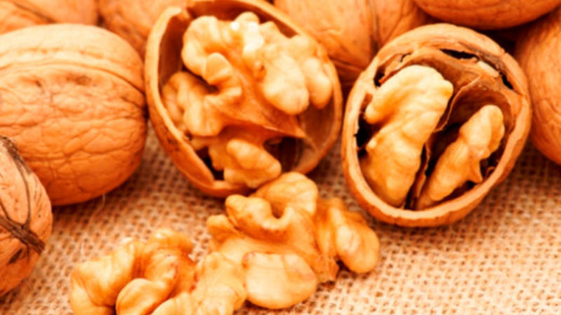 Qoz qabıqları dəmləməsinin İNANILMAZ FAYDALARI