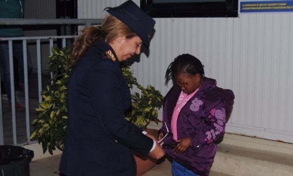 Təkbaşına İtaliyaya getdi - 4 yaşlı qız bunu necə bacardı? - FOTOLAR