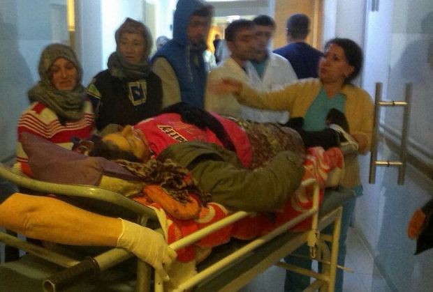 Astarada avtomobil yol kənarında alver edən qadını vurub öldürüb – FOTO