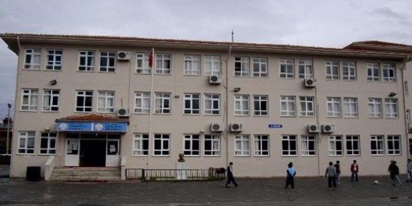 Orta məktəbdə təcavüz qalmaqalı - 14 yaşlı qız... - FOTOLAR