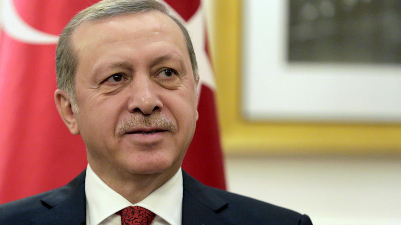 Fransada SEÇKİ ŞOKU: Qutudan Ərdoğanın adı çıxdı - FOTOLAR