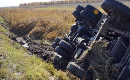 Yanacaq dolu yük avtomobili aşdı