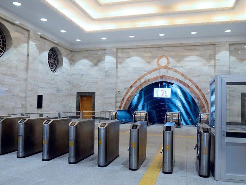 Bakı metrosu sərgi salonuna çevrilir - FOTOLAR