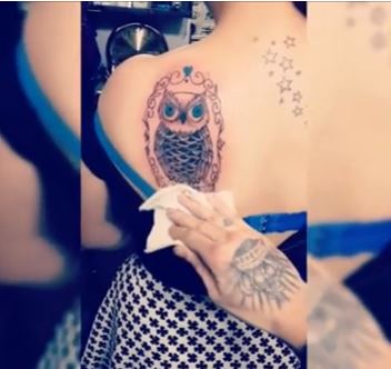 Azərbaycanda qızların tatu sevgisi: fərqlənmək üçün bunu edirlər (VİDEO)