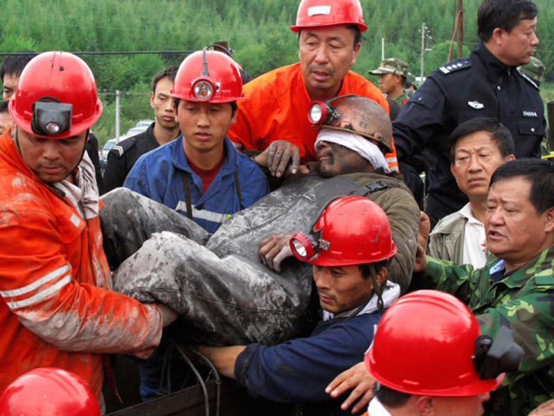 ŞOK ! 17 il əvvəl çökmə baş verən mədəndən sağ tapıldı - FOTOLAR