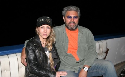 Uşaq anasının xəyanət anını çəkdi və atasına göstərdi