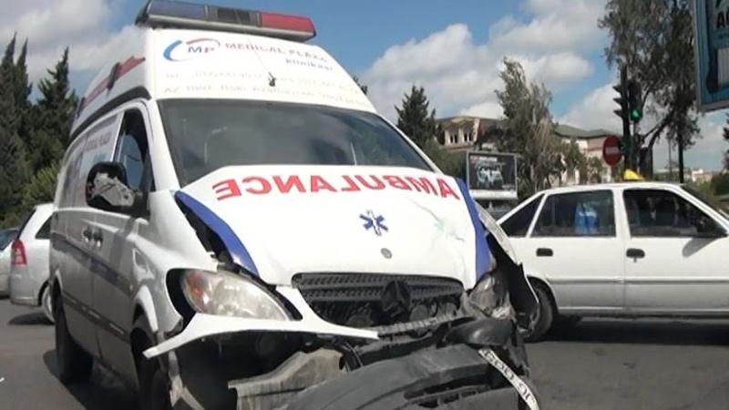 “Təcili yardım” maşını qəzaya düşdü: xəstə öldü, tibb bacısı yaralandı