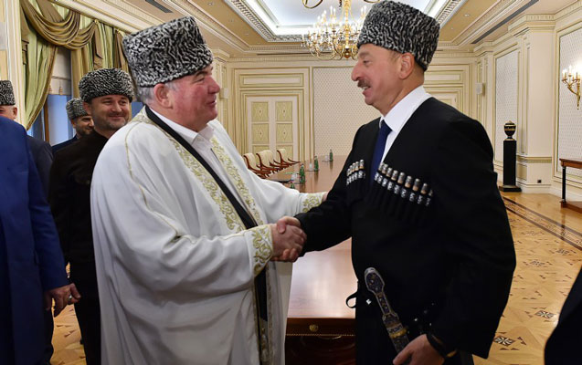 İlham Əliyev Qafqaz Xalqlarının geyimində - Fotolar