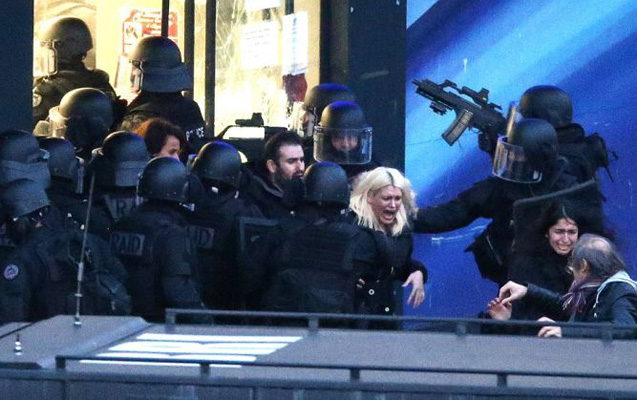 Parisdə turizm agentliyində insident - 7 nəfər girov götürüldü