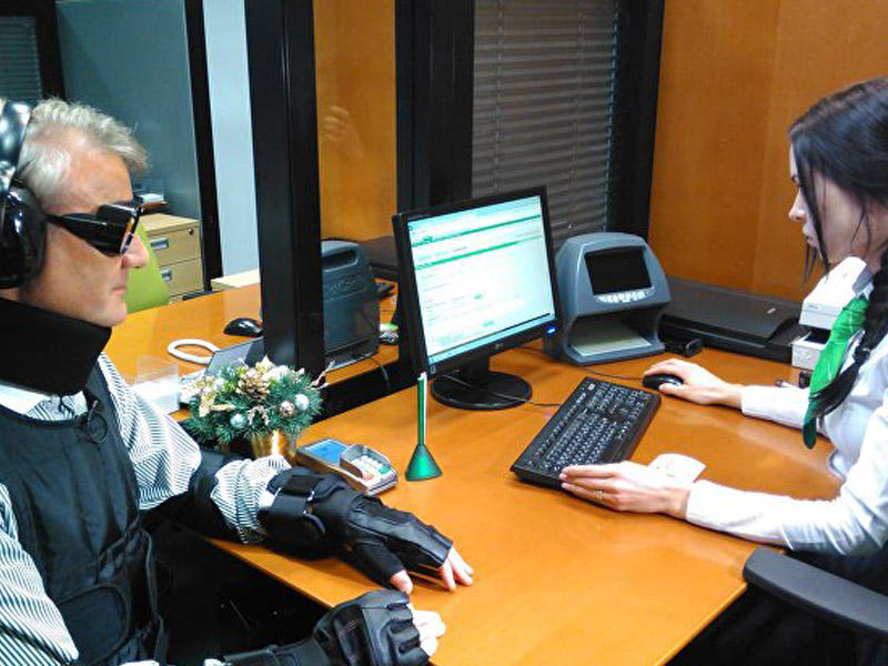 Bank direktoru özünü əlil kimi təqdim edib kredit götürmək istədi - FOTOLAR