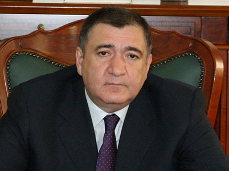 Nazir özünə yeni müşavir təyin etdi