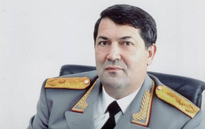 Polis generalı fermerin 2300 hektar torpağına əl qoydu