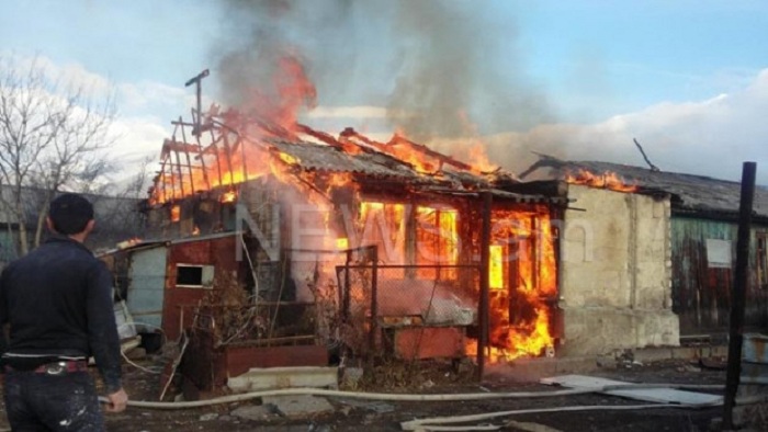 Ermənistanda ruhi xəstə 5 evi yandırdı - FOTOLAR