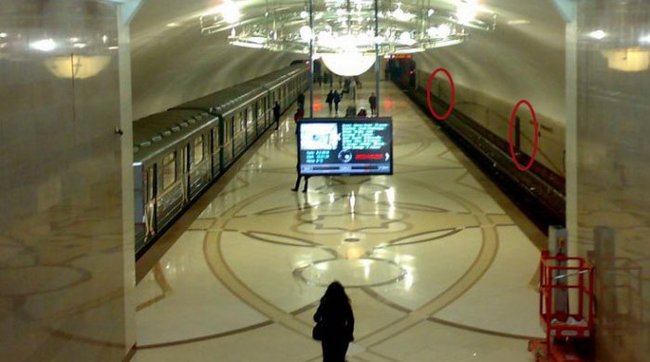 Stansiyadakı divarda kiçik qapının nə olduğunu bilirsinizmi? - FOTOLARA DİQQƏT