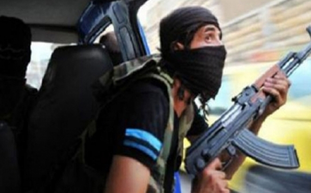 Orta məktəbi atəşə tutdular