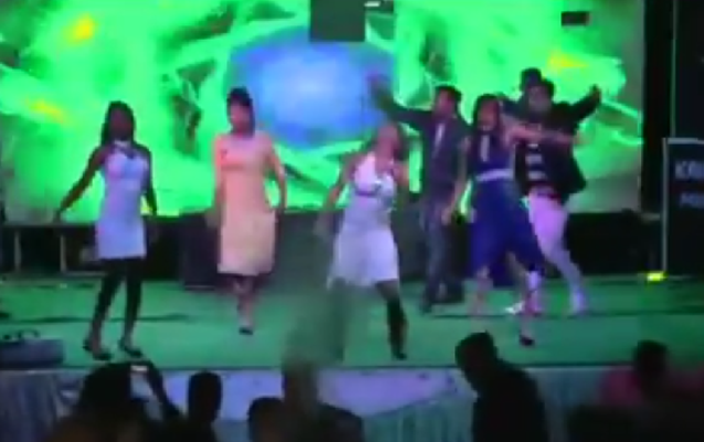 Siyasətçinin oğlu rəqqasəni tüfənglə öldürdü - Toyda + VİDEO