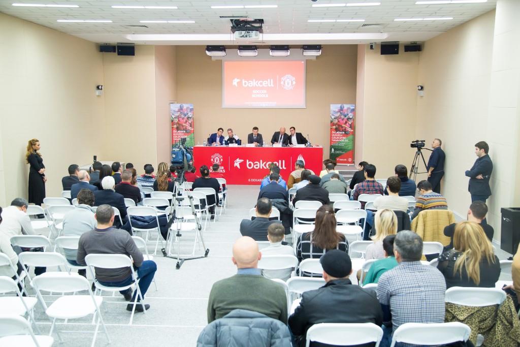 Mançester Yunayted Yay Futbol Məktəbinin qalibləri Mançesterə yola düşürlər - FOTOLAR