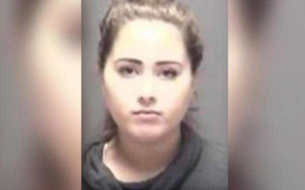 Məktəbdə RÜSVAYÇILIQ: İngilis dili müəllimi öz şagirdi ilə sevişirmiş - FOTO